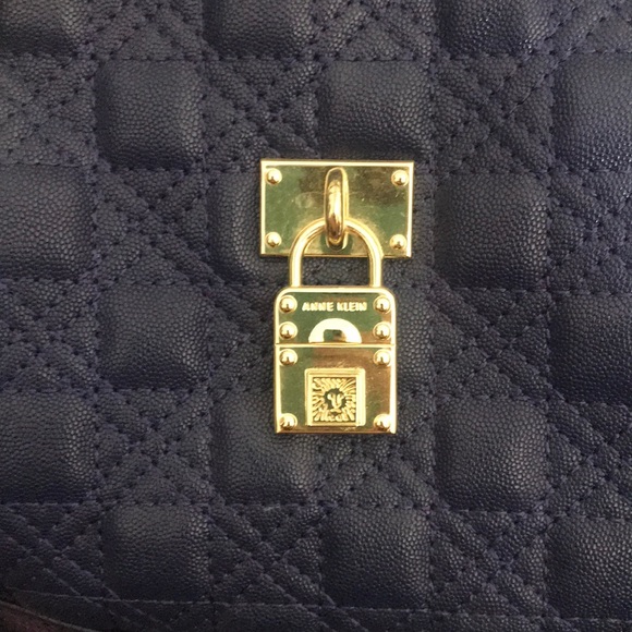 SOLD Anne Klein Purse - Picture 2 of 4